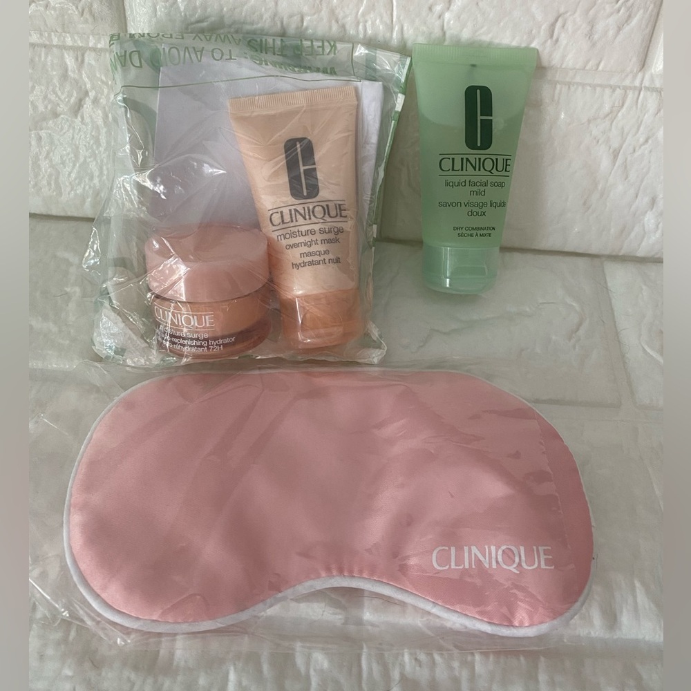 Clinique Moisture Surge Sleep Set - New With Tags